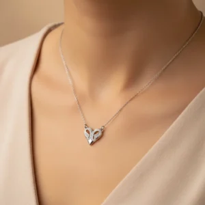 Collar Corazón Mariposa Elegante