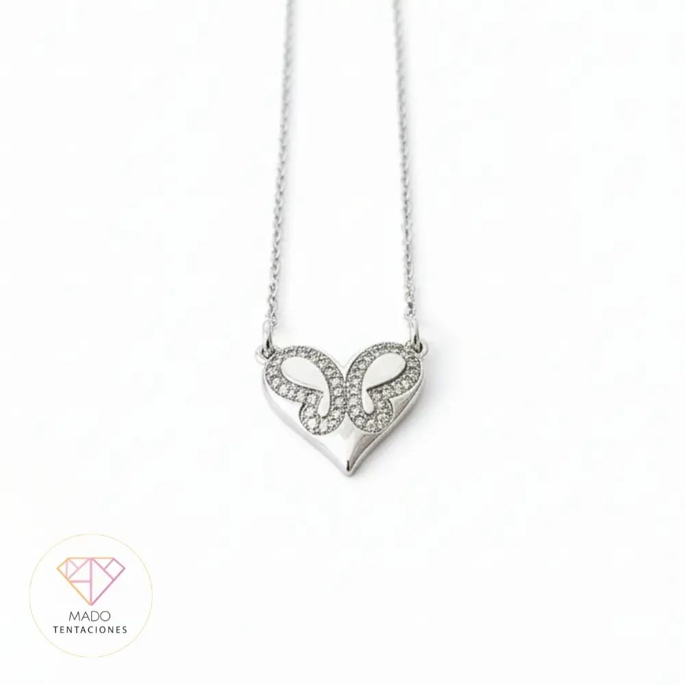 Collar Corazón Mariposa Elegante