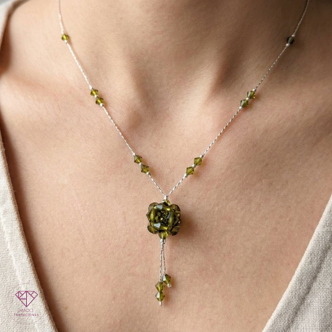Collar Lariat Flor Esmeralda