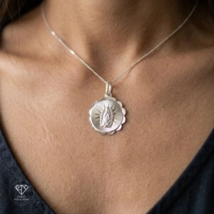 Dije Virgen Guadalupe Diamantado