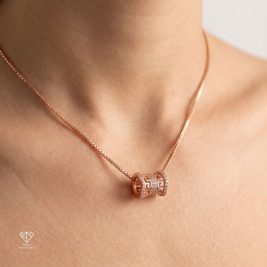 Collar Dije Cilindro Pavé