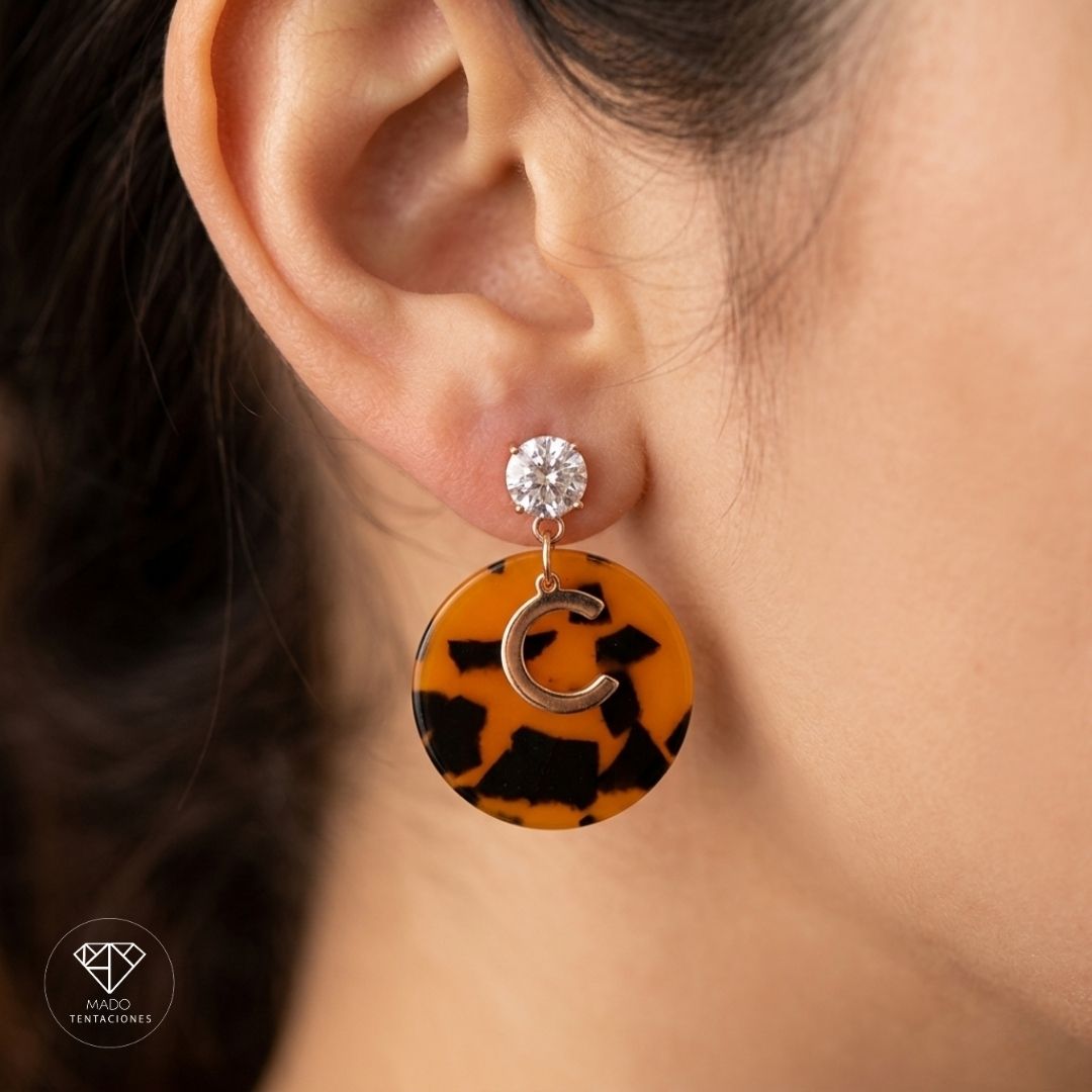 Aretes Broquel Inicial Carey