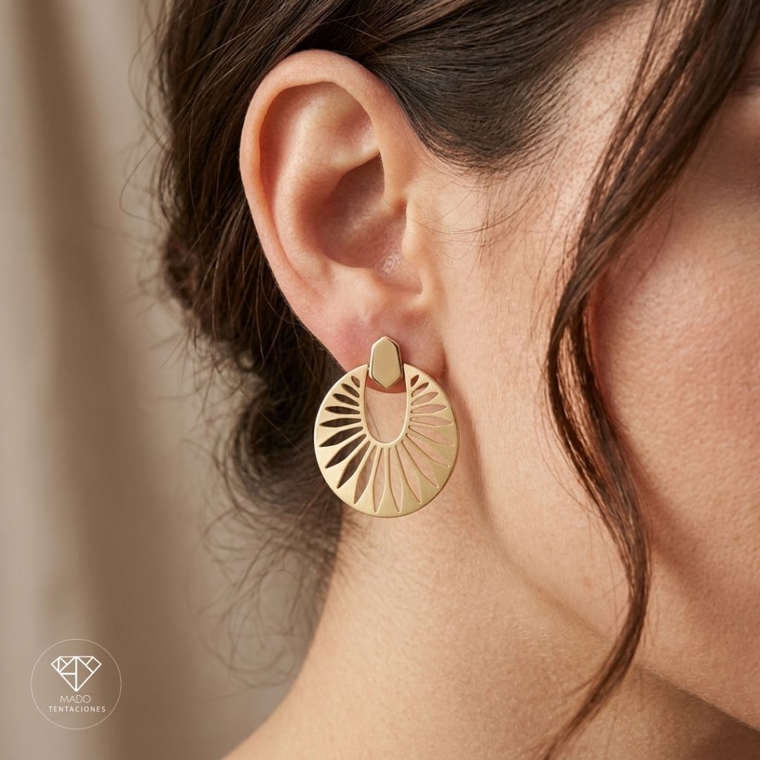 Aretes Broquel Sol Calado