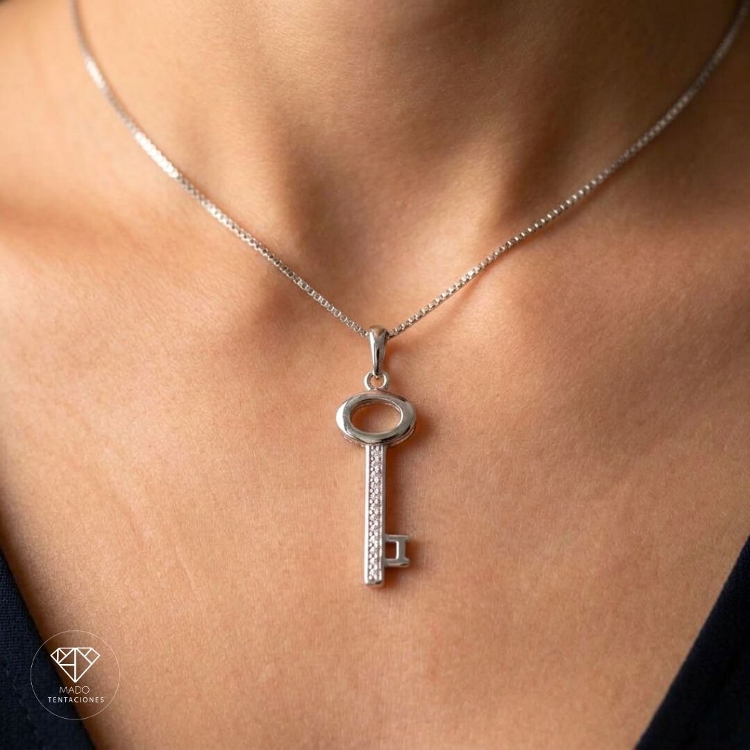 Collar Llave Elegante