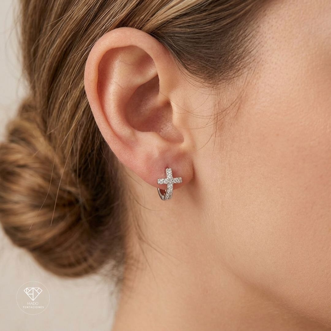 Aretes Huggie Mini Cruces