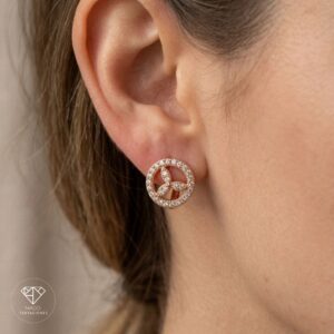 Aretes Huggie Círculo Floral