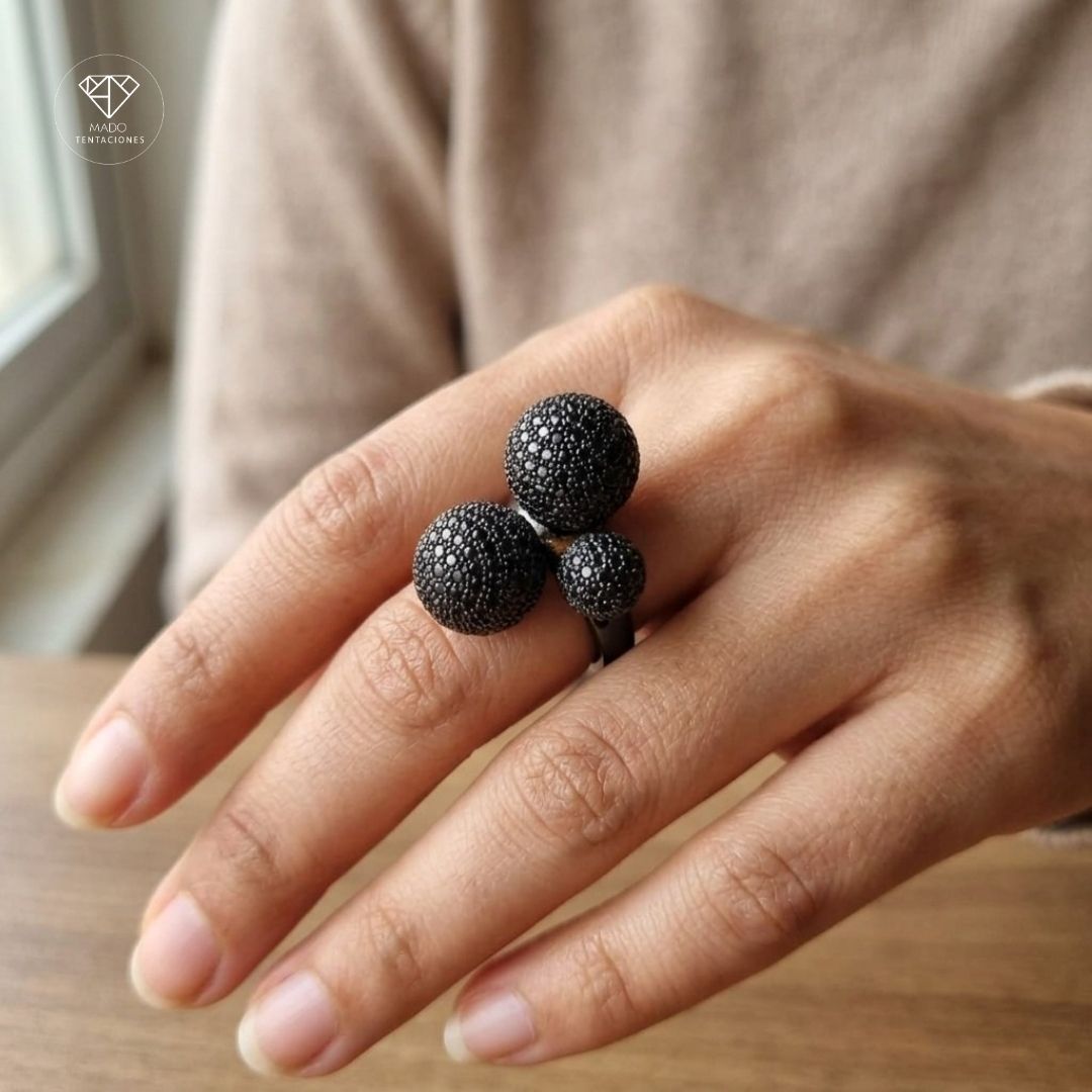 Anillo Esferas Negras