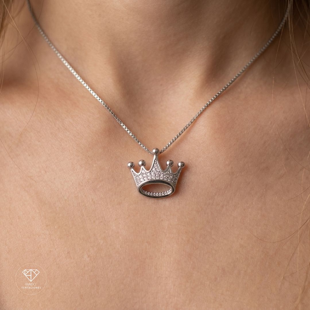 Collar Dije Corona Blanca