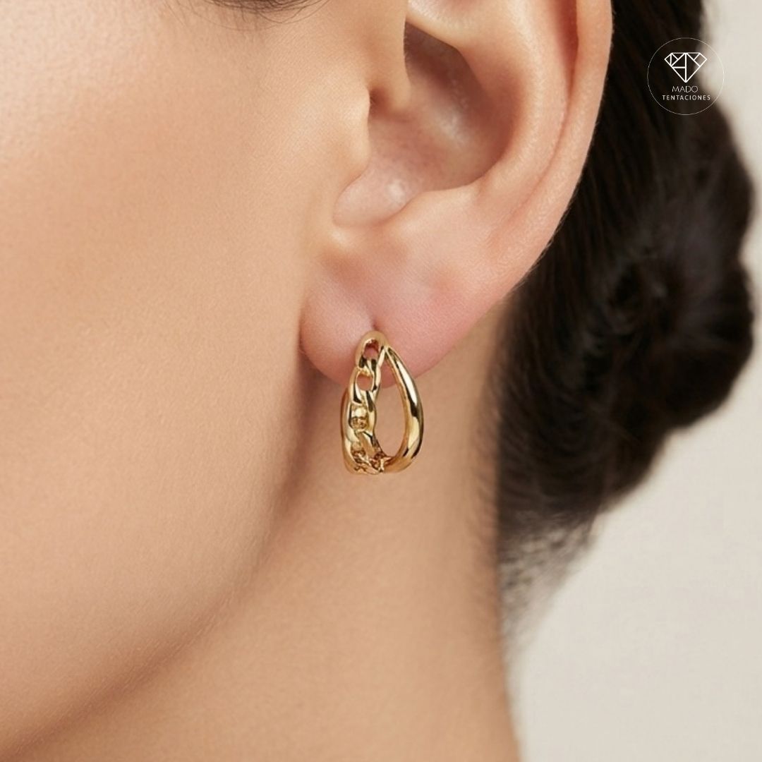 Aretes Huggie Textura Cadena