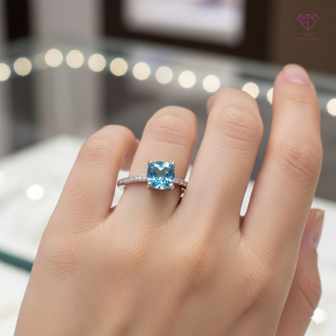 Anillo Solitario Azul Aguamarina