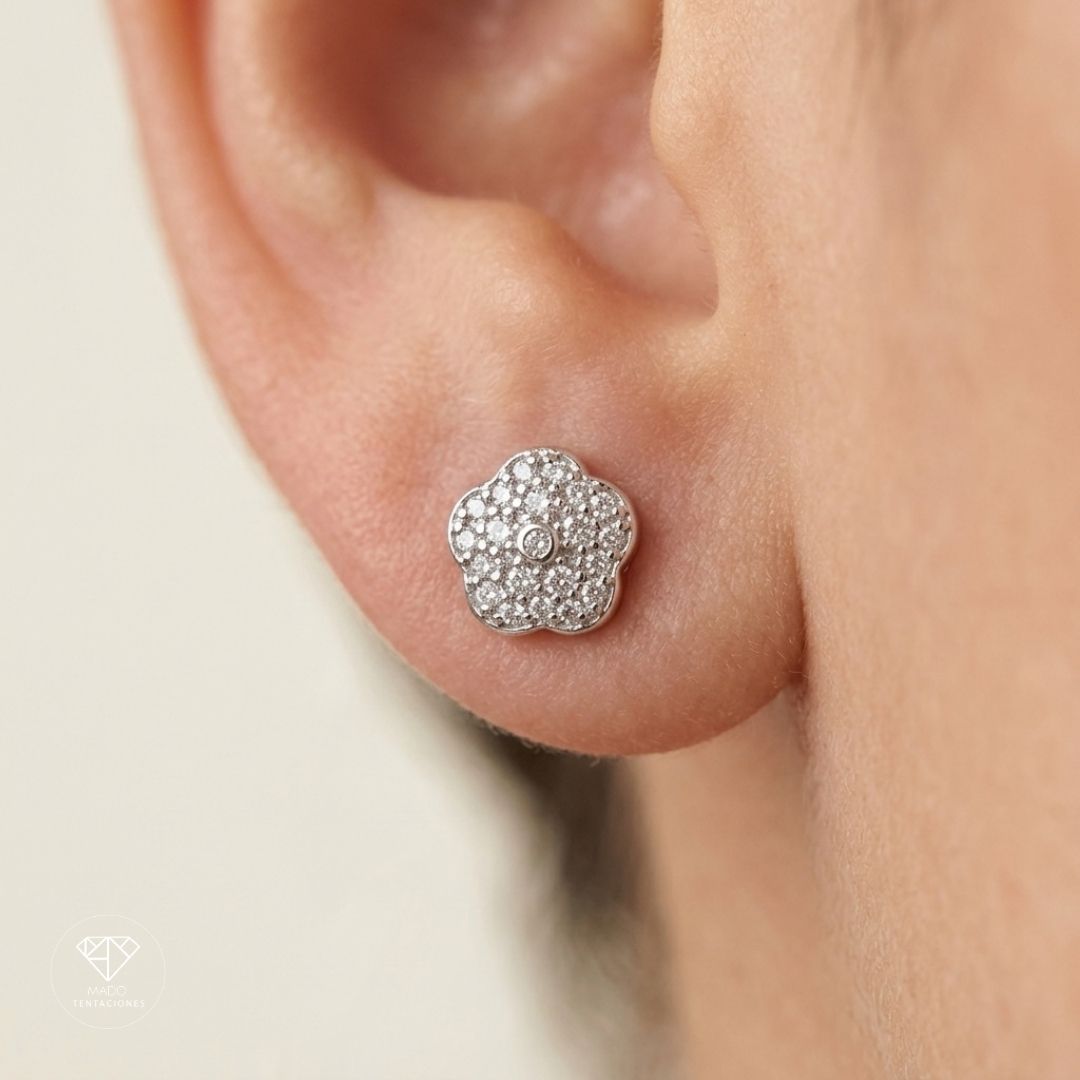 Aretes Flor Pavé Platinados