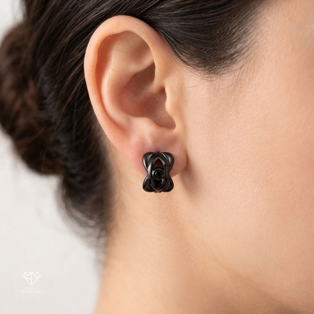 Aretes Huggie Lazo Negro